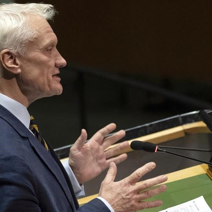 UK offers new North Sea oil, gas licenses despite opposition